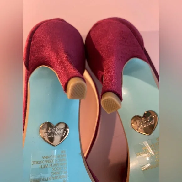 Betsey Johnson Velvet Red Heels - Picture 4 of 6